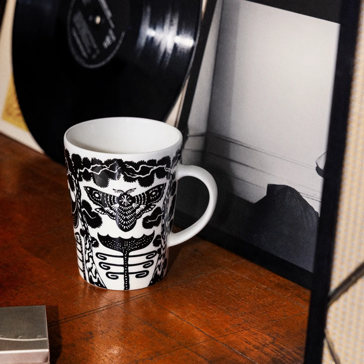 Mugg 0,4L Yö svart och vit, presentförpackning